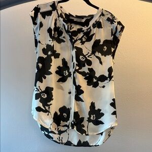 Daniel Rainn Black and White Floral Blouse